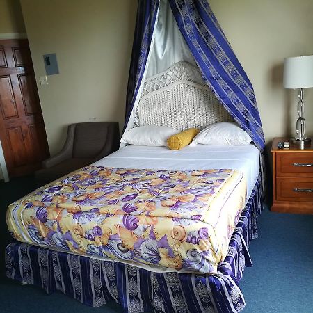 Inn La Galleria Five Islands Village Bagian luar foto