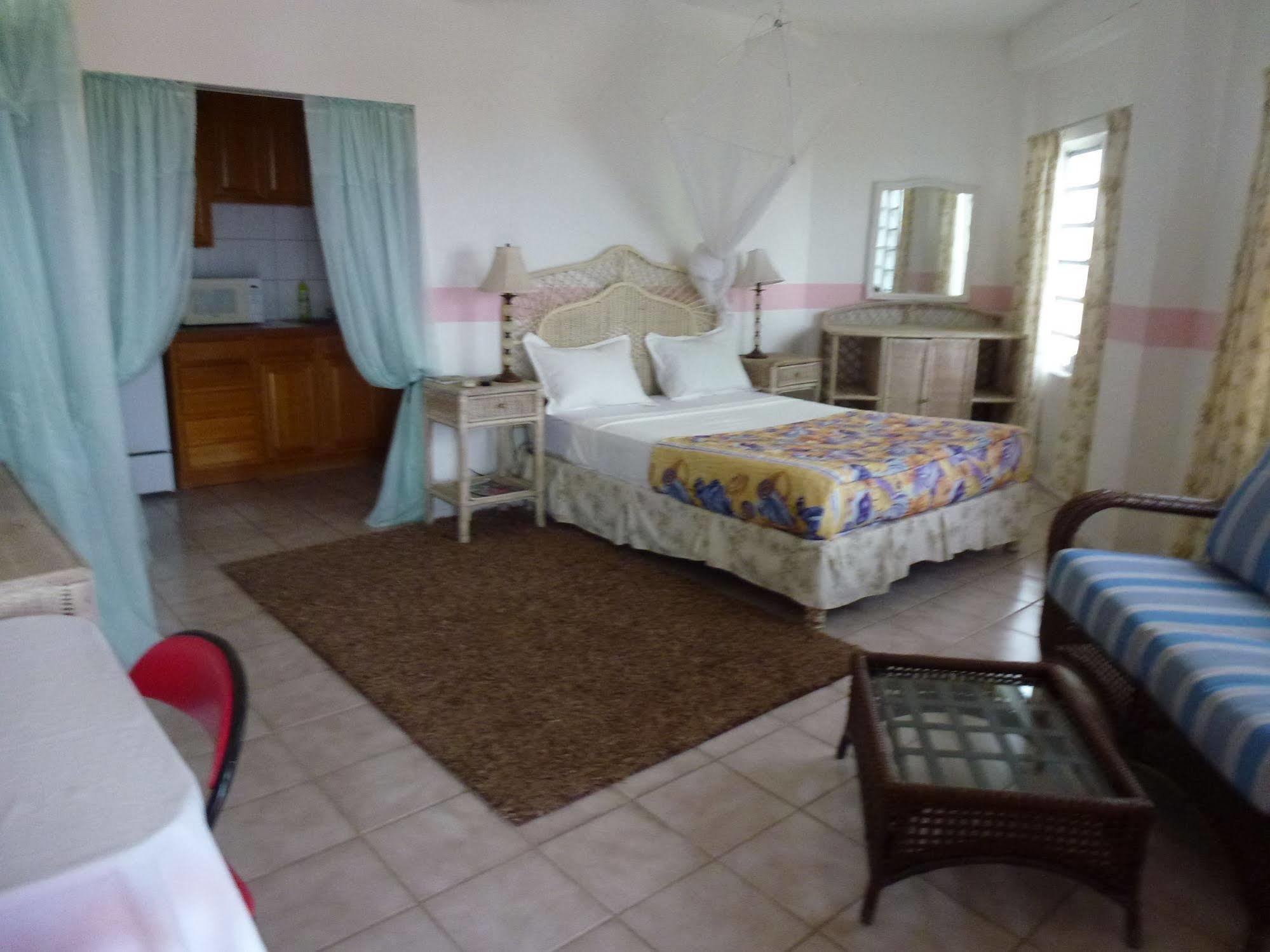 Inn La Galleria Five Islands Village Bagian luar foto